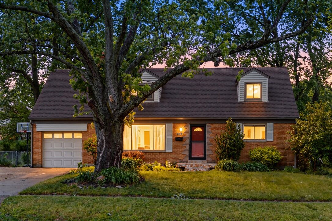 Property Photo:  909 Larriwood Avenue  OH 45429 