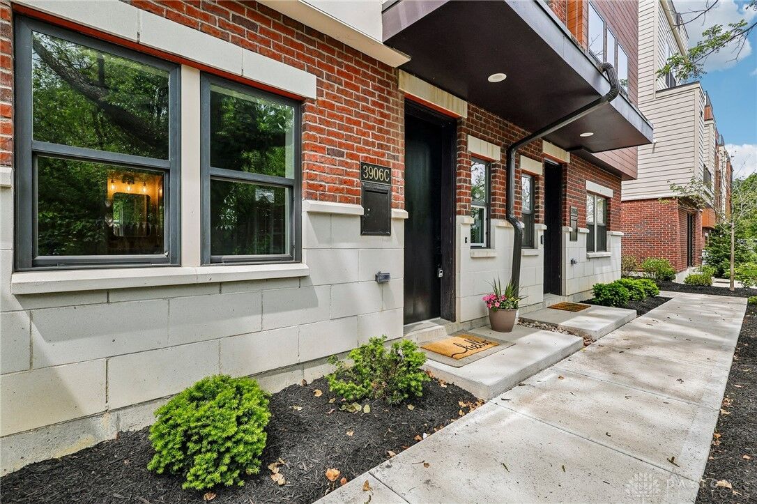 Property Photo:  3906 Edwards Road C  OH 45209 