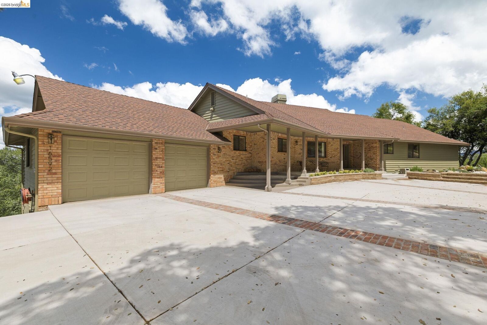 Property Photo: 16592 Parkridge Ave CA 95370