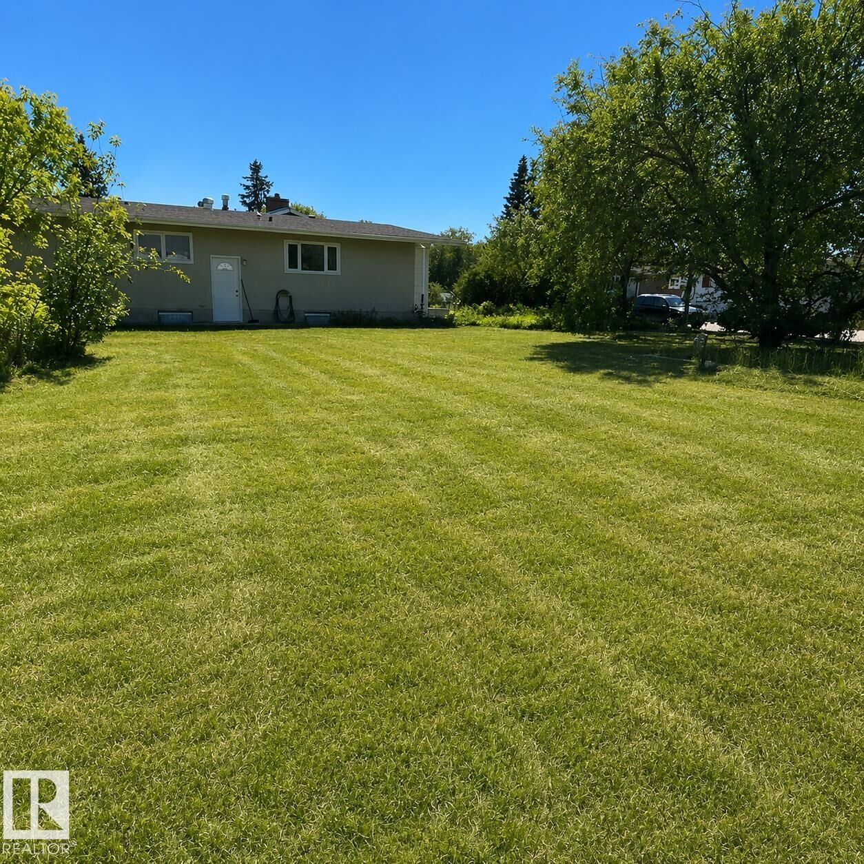 Property Photo:  10531 152 Street NW  AB T5P 1Y7 