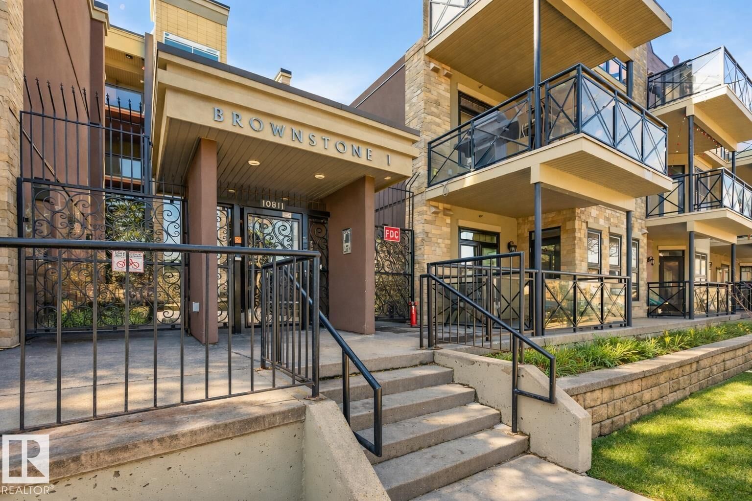 Property Photo: 10811 72 Avenue NW 102 AB T6E 1A4