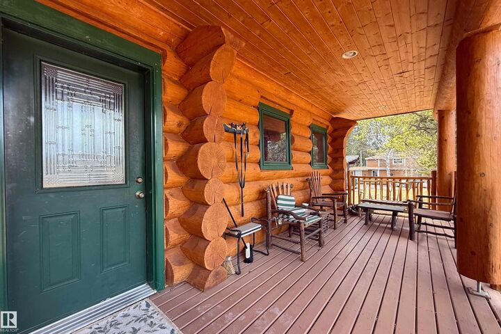 Property Photo:  1411 Park Crescent  AB T0E 0A2 