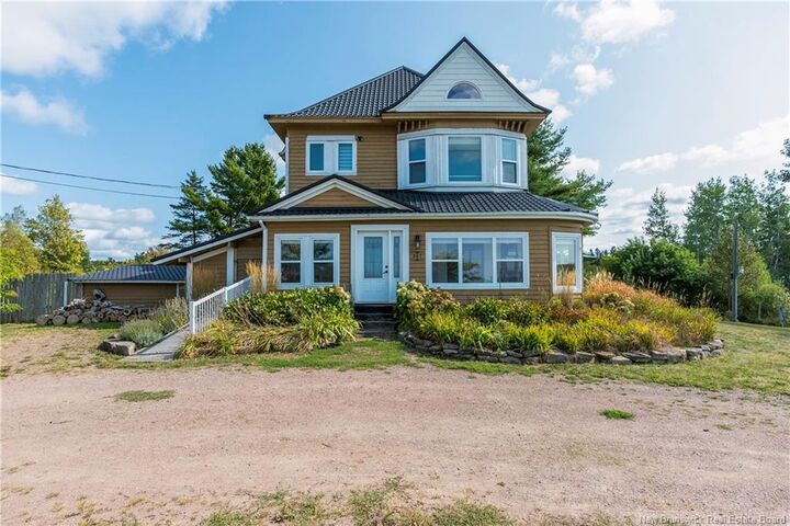 657 Royal Road — photo 1