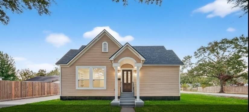 Property Photo:  2725 Avenue F  TX 77471 