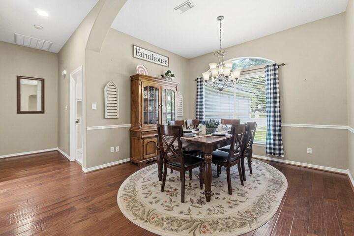 Property Photo: 14 E Forest Court TX 77384