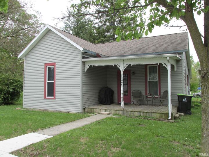 Property Photo:  1006 N Wayne Street  IN 46792 