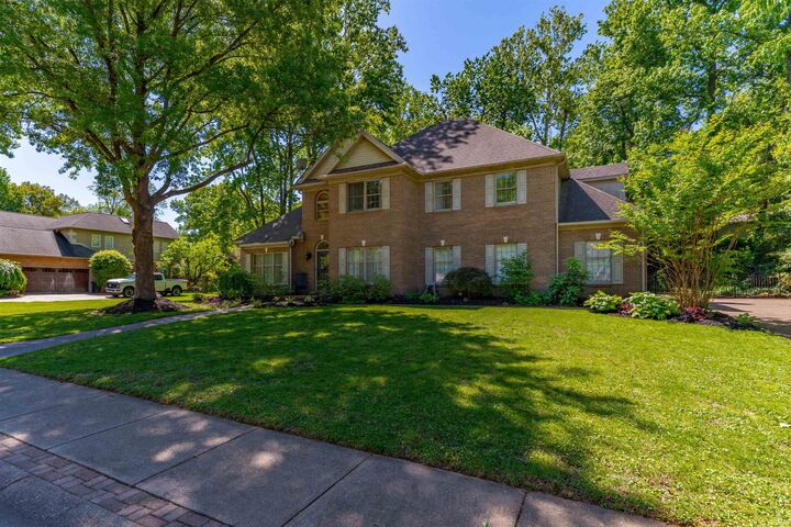Property Photo:  2200 Eaglewood Drive  IN 47630 