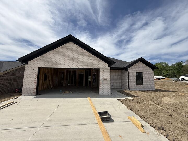 Property Photo:  400 Lariat Court  KY 40744 