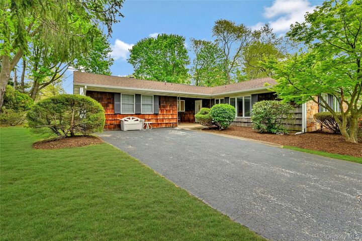 Property Photo:  54 Marwood Place  NY 11790 