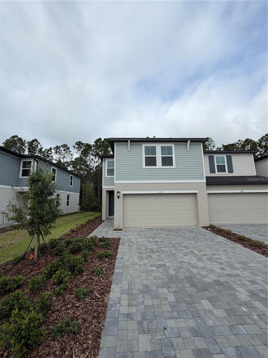 Property Photo: 1130 Bradford Park Drive FL 32174