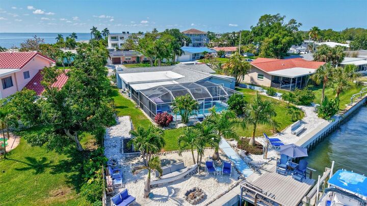 Property Photo: 563 Lewis Boulevard SE FL 33705