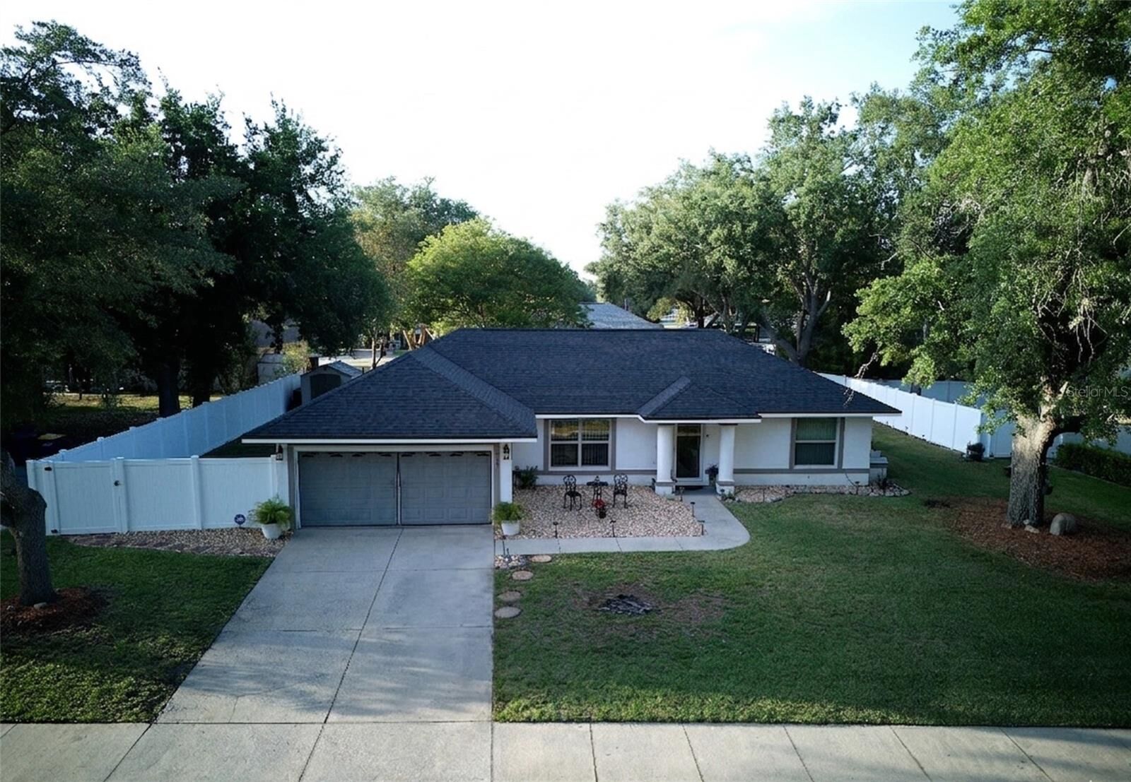 Property Photo:  408 Raymond Street  FL 34715 