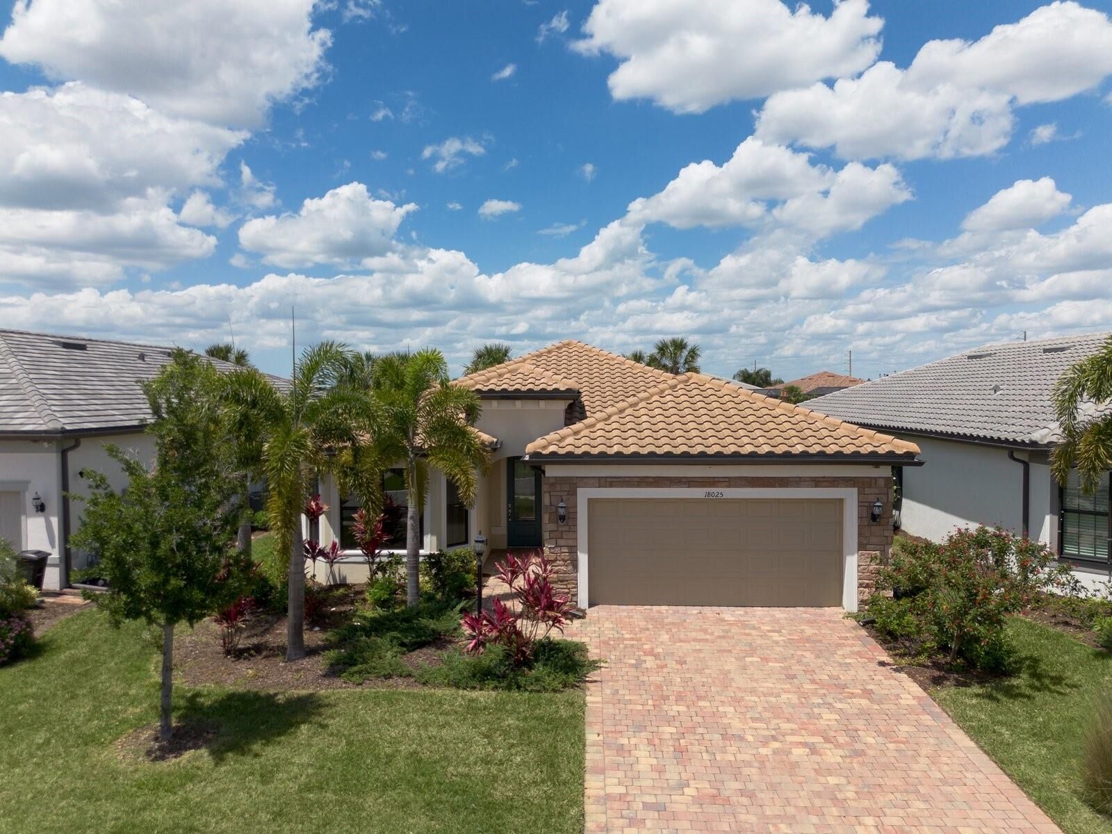 Property Photo:  18025 Harwich Place  FL 34202 