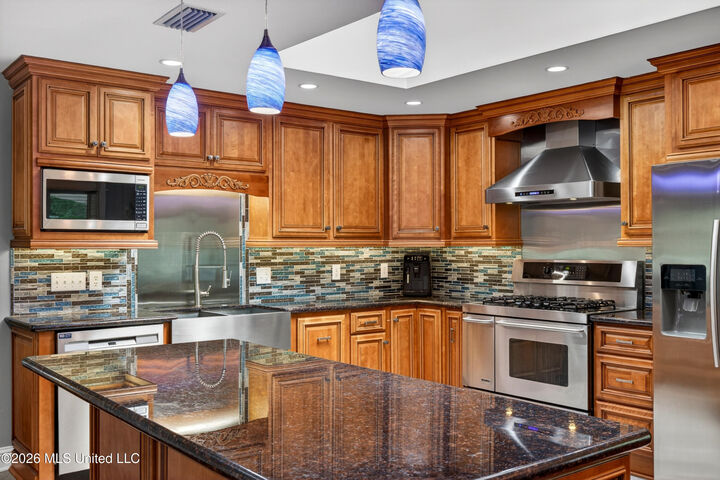Property Photo:  501 Forest Hill Drive  MS 39564 