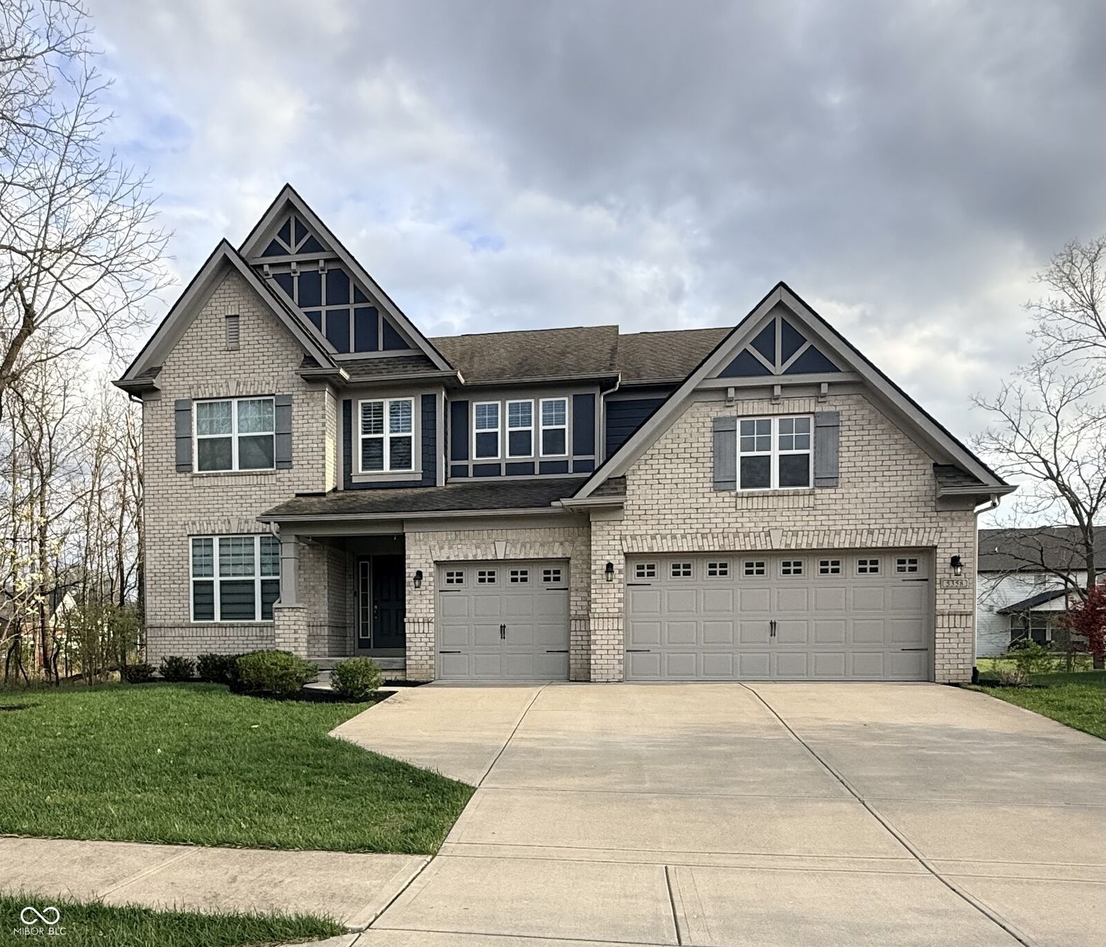 Property Photo: 5358 Forest Glen Drive IN 46112