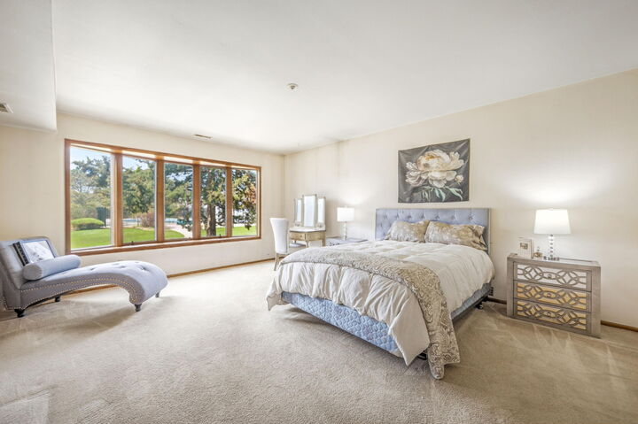 Property Photo:  8900 N Park Plaza Ct 112  WI 53223 
