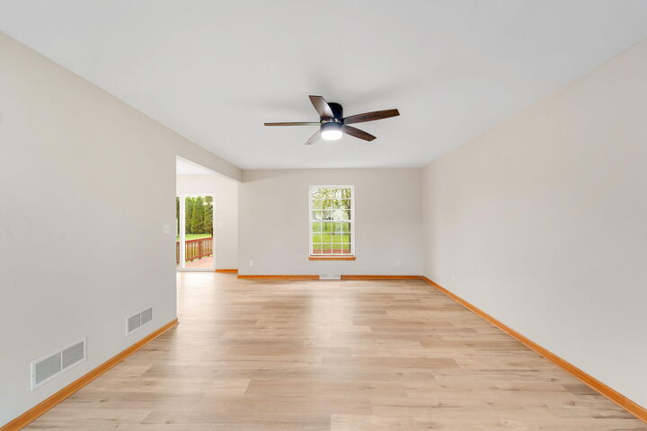 Property Photo:  8275 S Park View Ct  WI 53154 
