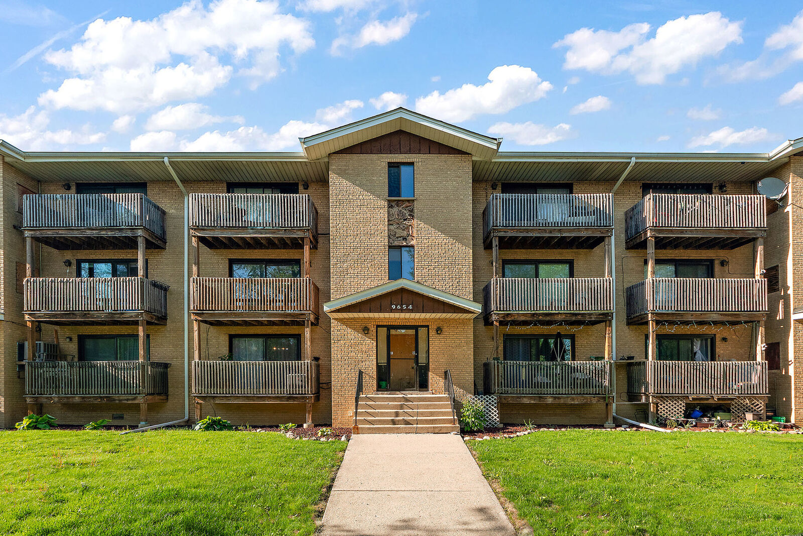Property Photo:  9654 Nottingham Avenue 1C  IL 60415 