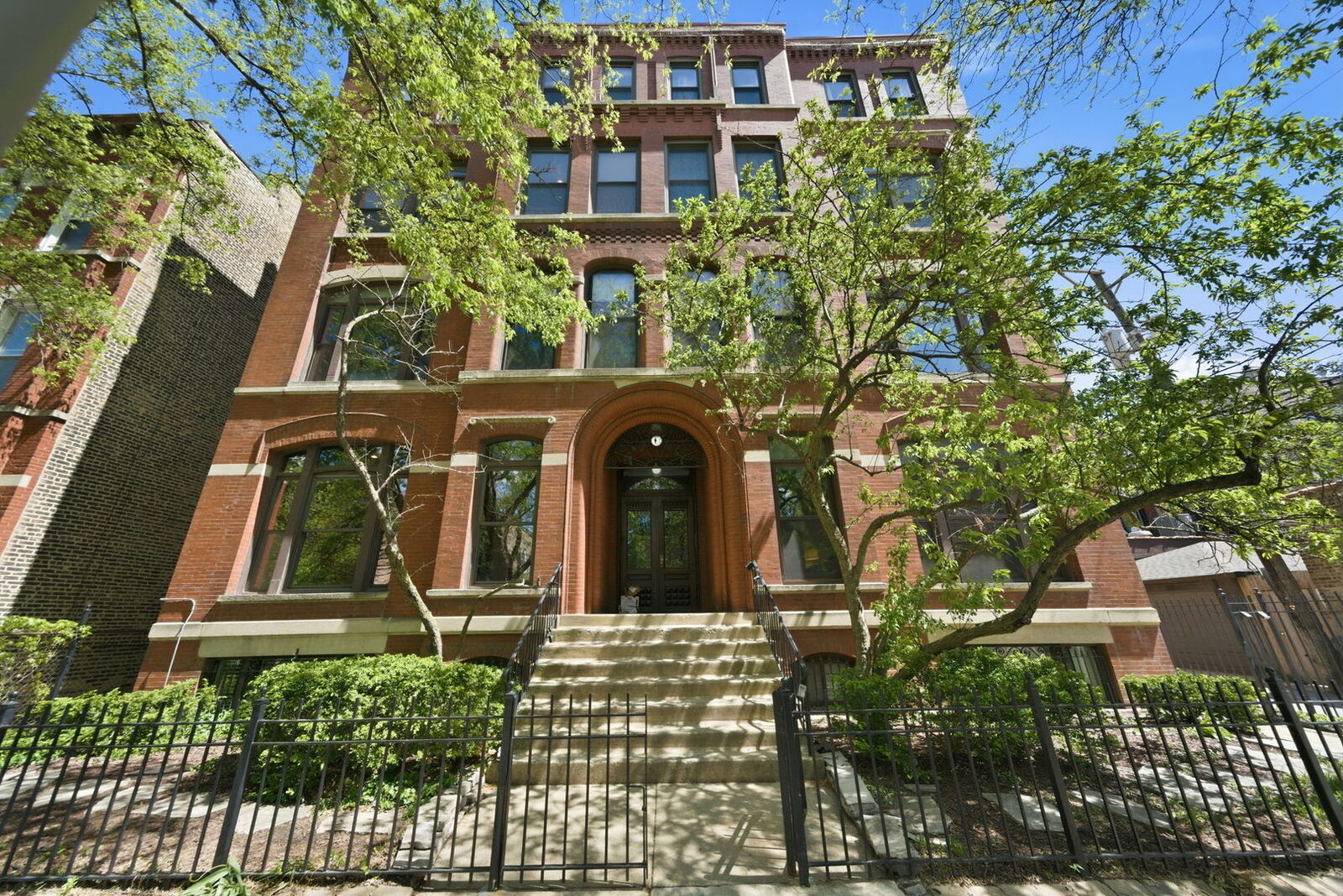 Property Photo:  2019 N Sheffield Avenue 103  IL 60614 