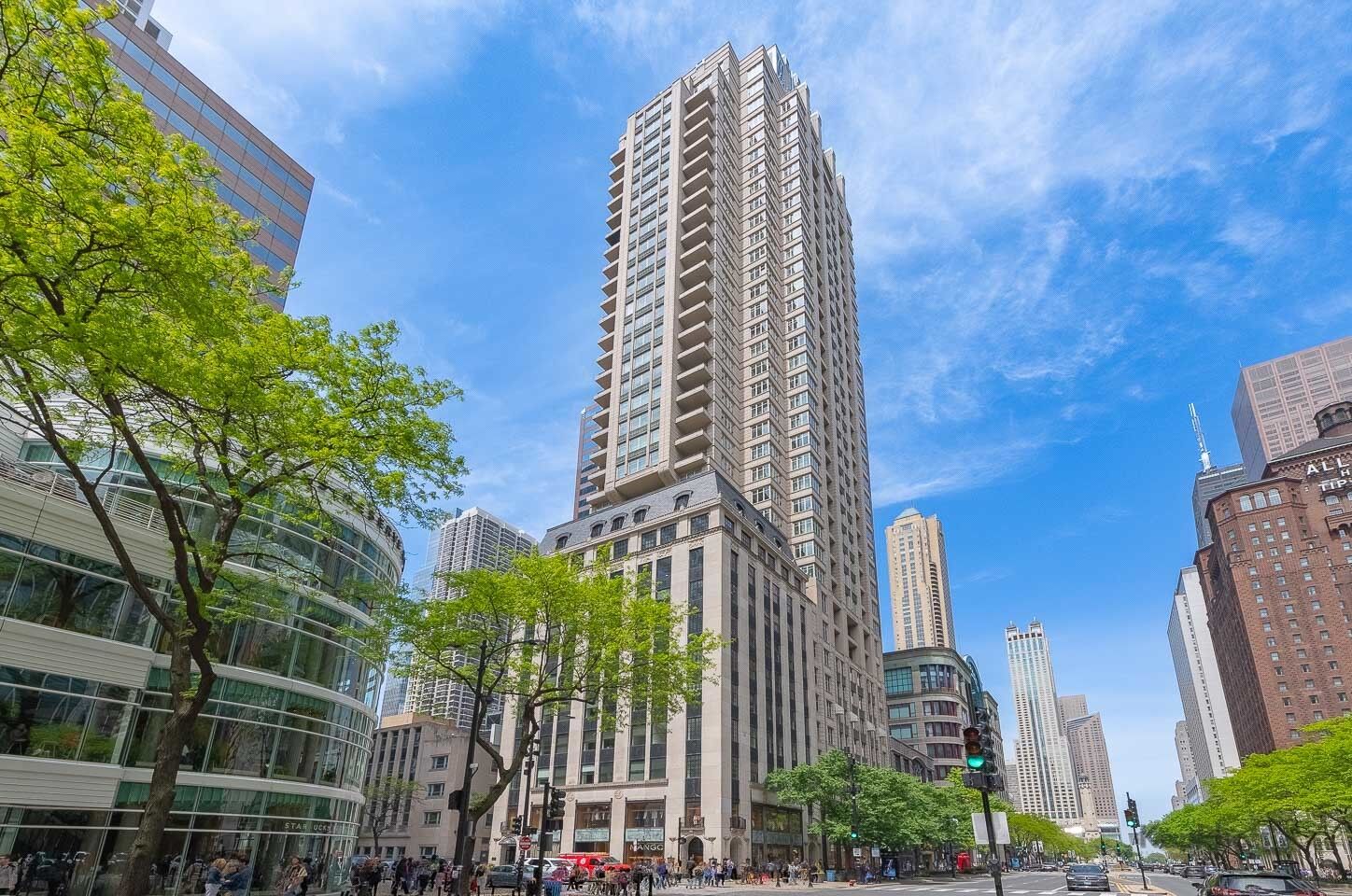 Property Photo:  118 E Erie Street 15A  IL 60611 