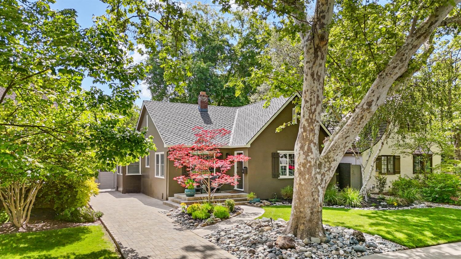 Property Photo:  733 35th Street  CA 95816 