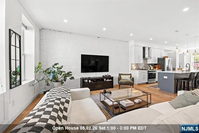 Property Photo:  966 Summit Avenue 1  NJ 07307 