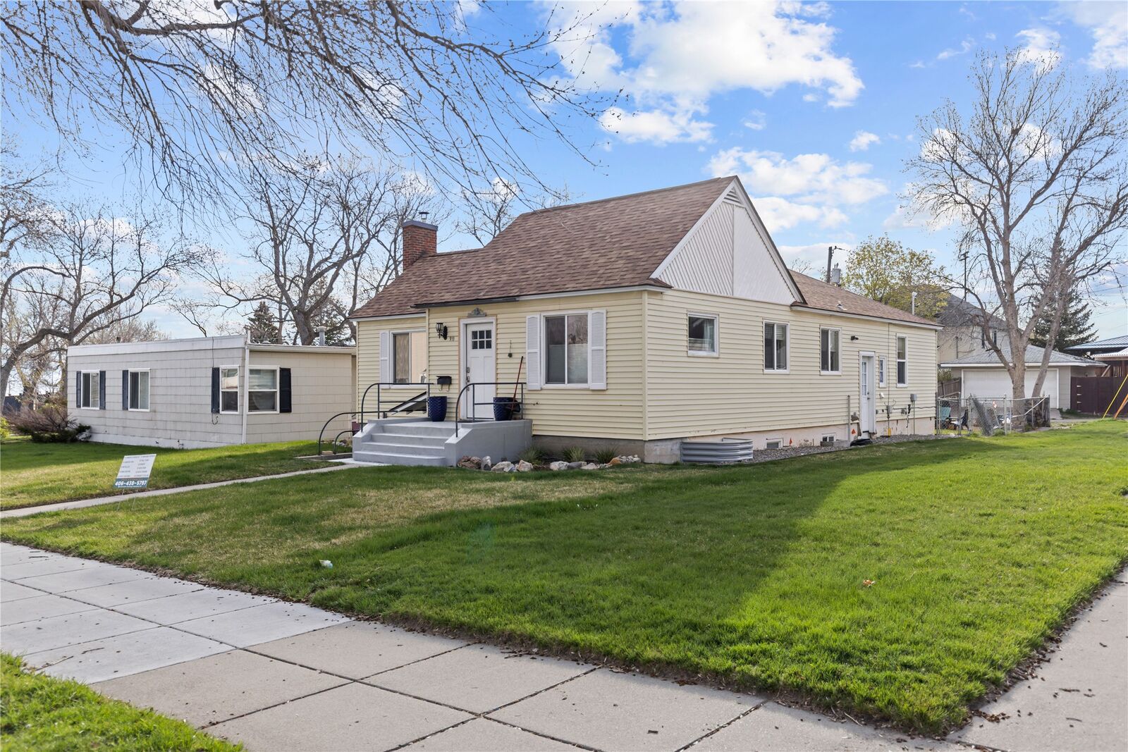 Property Photo:  911 N Ewing Street  MT 59601 