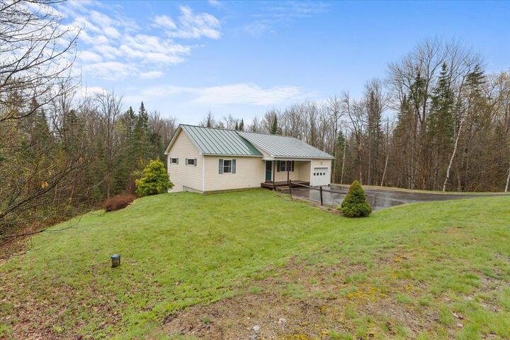 Property Photo:  91 Oak Ridge Road  NH 03574 