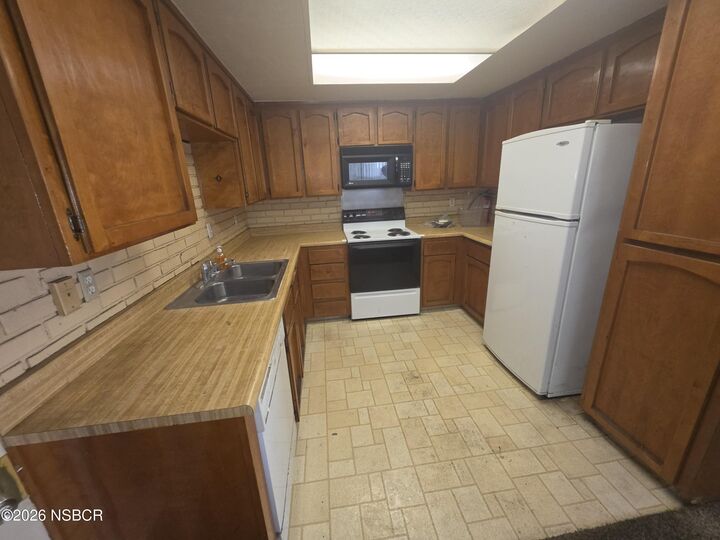 Property Photo:  1960 McClelland Street 17  CA 93454 