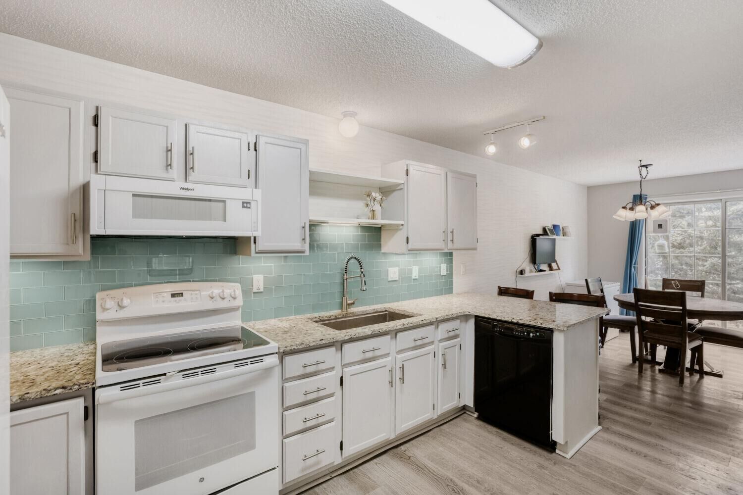 Property Photo:  790 County Road F W 66  MN 55126 