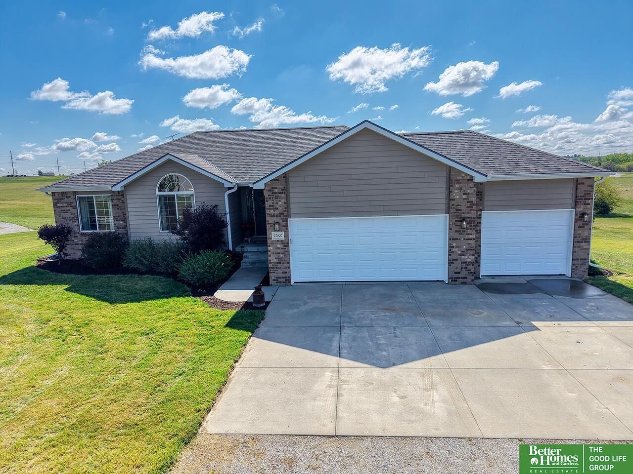 Property Photo:  20500 SW Hollow Court  NE 68404 