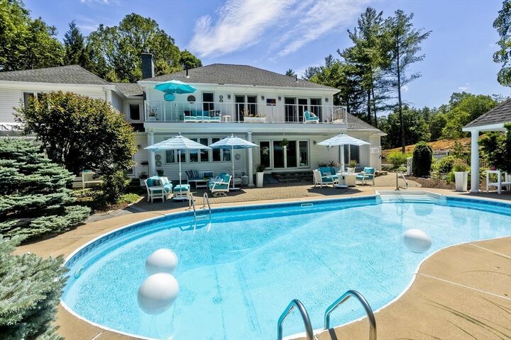 Property Photo:  183 Loomis Rdg  MA 01085 