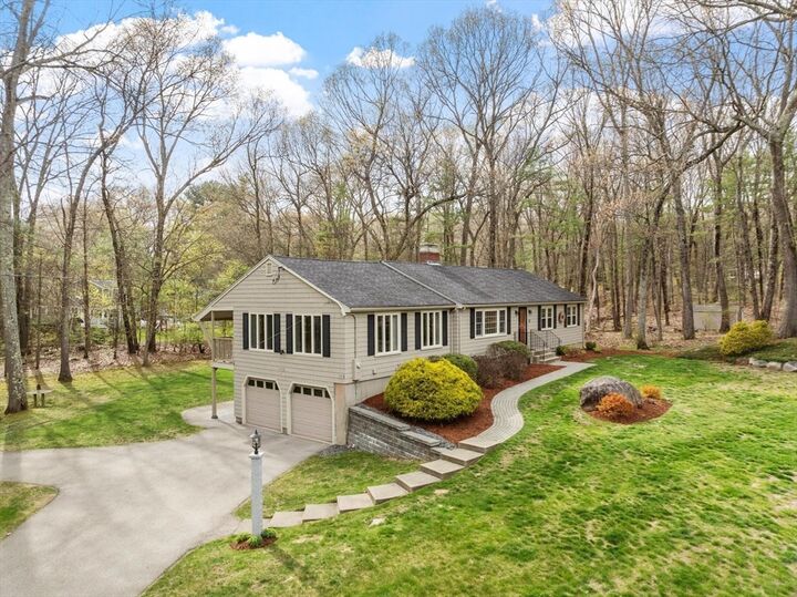 Property Photo:  19 Hitchin Post Rd  MA 01824 