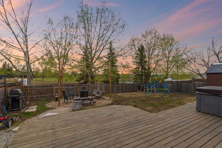 Property Photo: 189 Brooks Place AB T9K 2E6