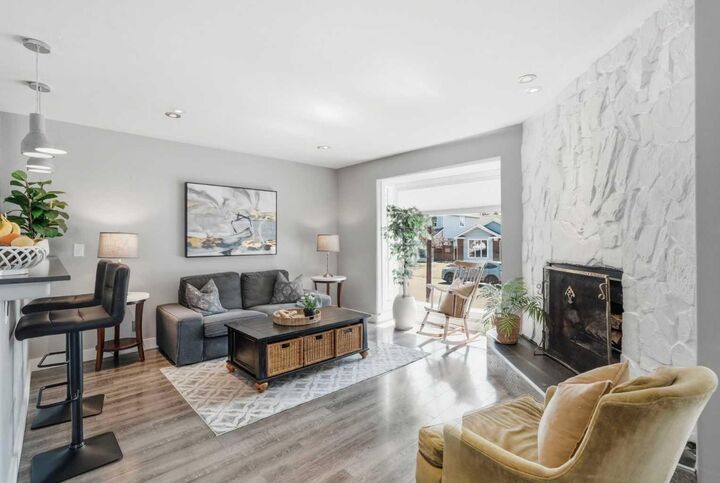 Property Photo:  72 Woodview Court SW  AB T2W 4X4 