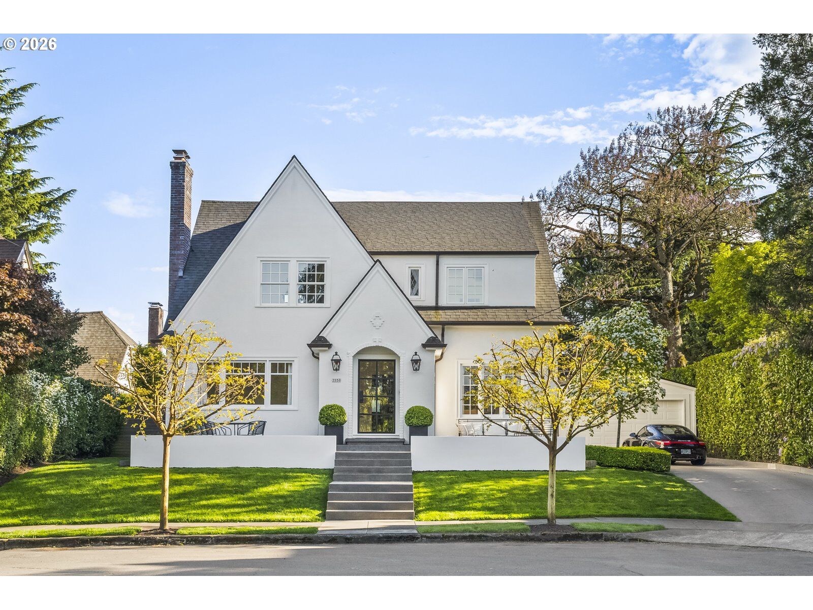 Property Photo:  3550 NE Maltby St  OR 97212 