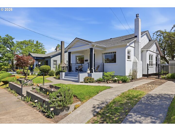 Property Photo:  6720 NE Rodney Ave  OR 97211 