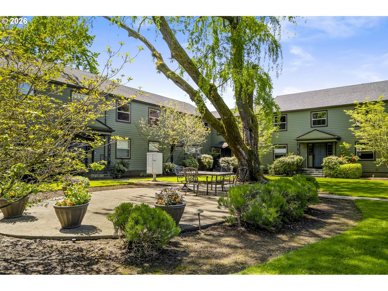Property Photo:  3719 SE 42nd Ave  OR 97206 
