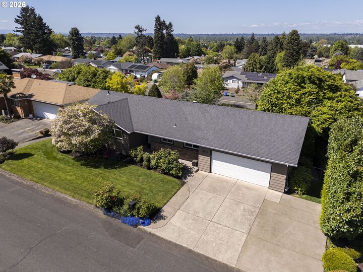 Property Photo:  13725 NE Fremont Ct  OR 97230 
