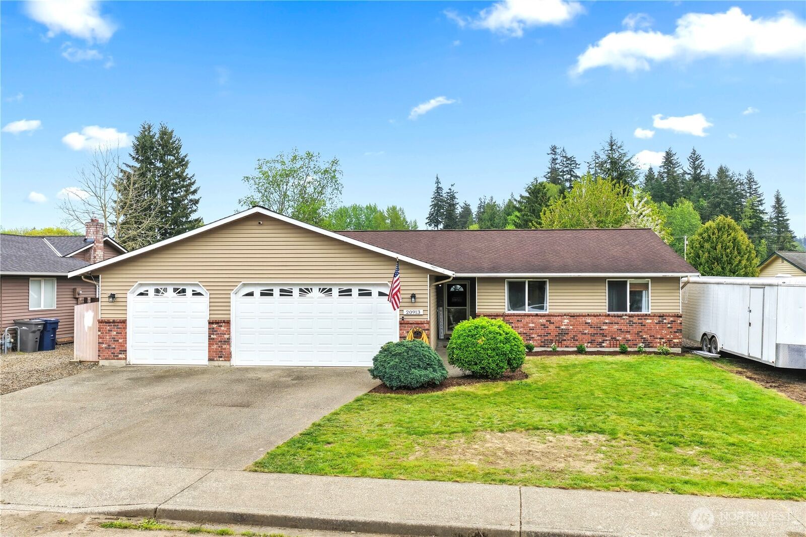 Property Photo:  20913  67th Drive NE  WA 98223 