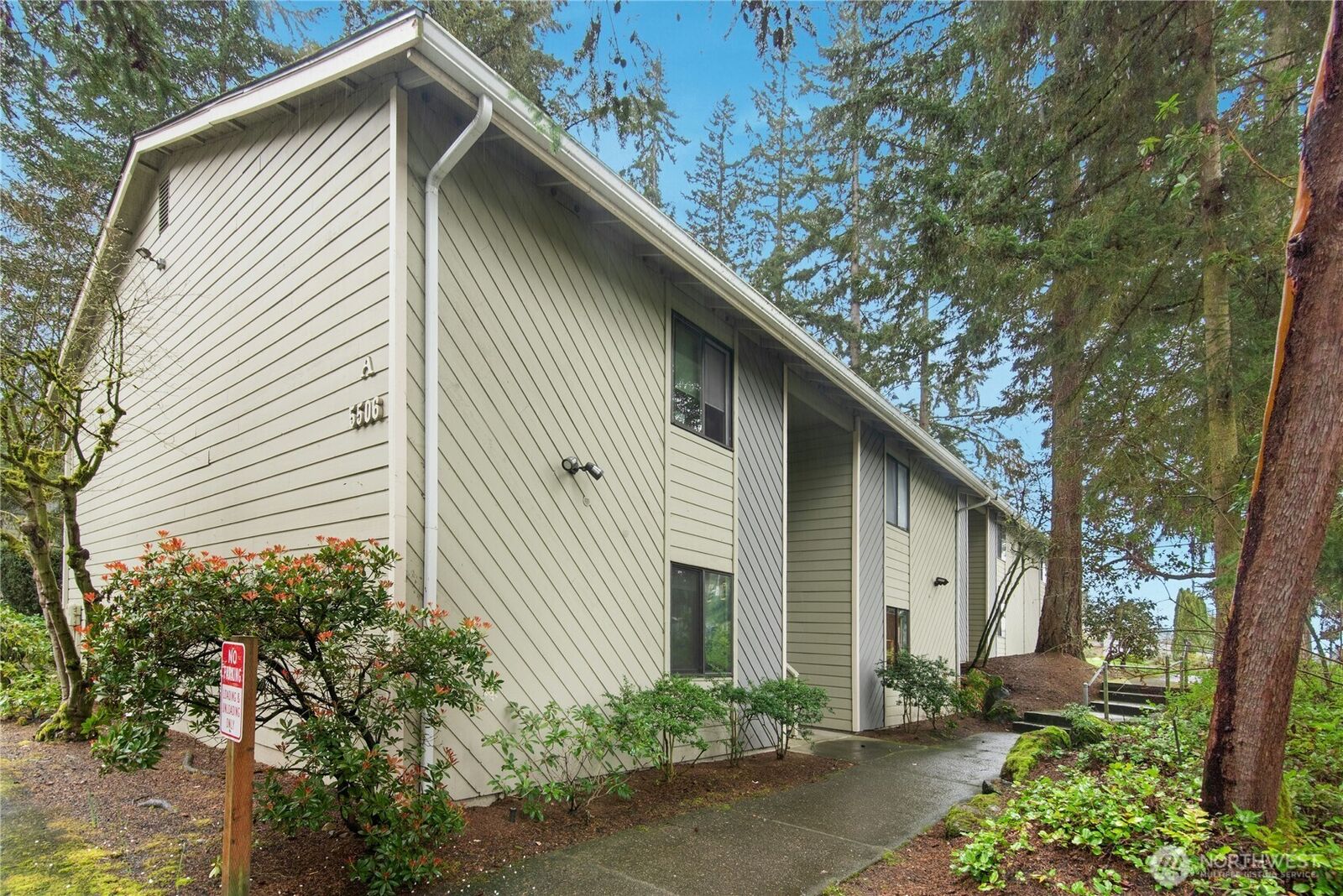 Property Photo:  5506  220th Street SW A102  WA 98043 
