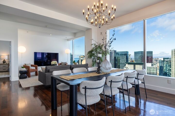 Property Photo:  737  Olive Way 3702  WA 98101 