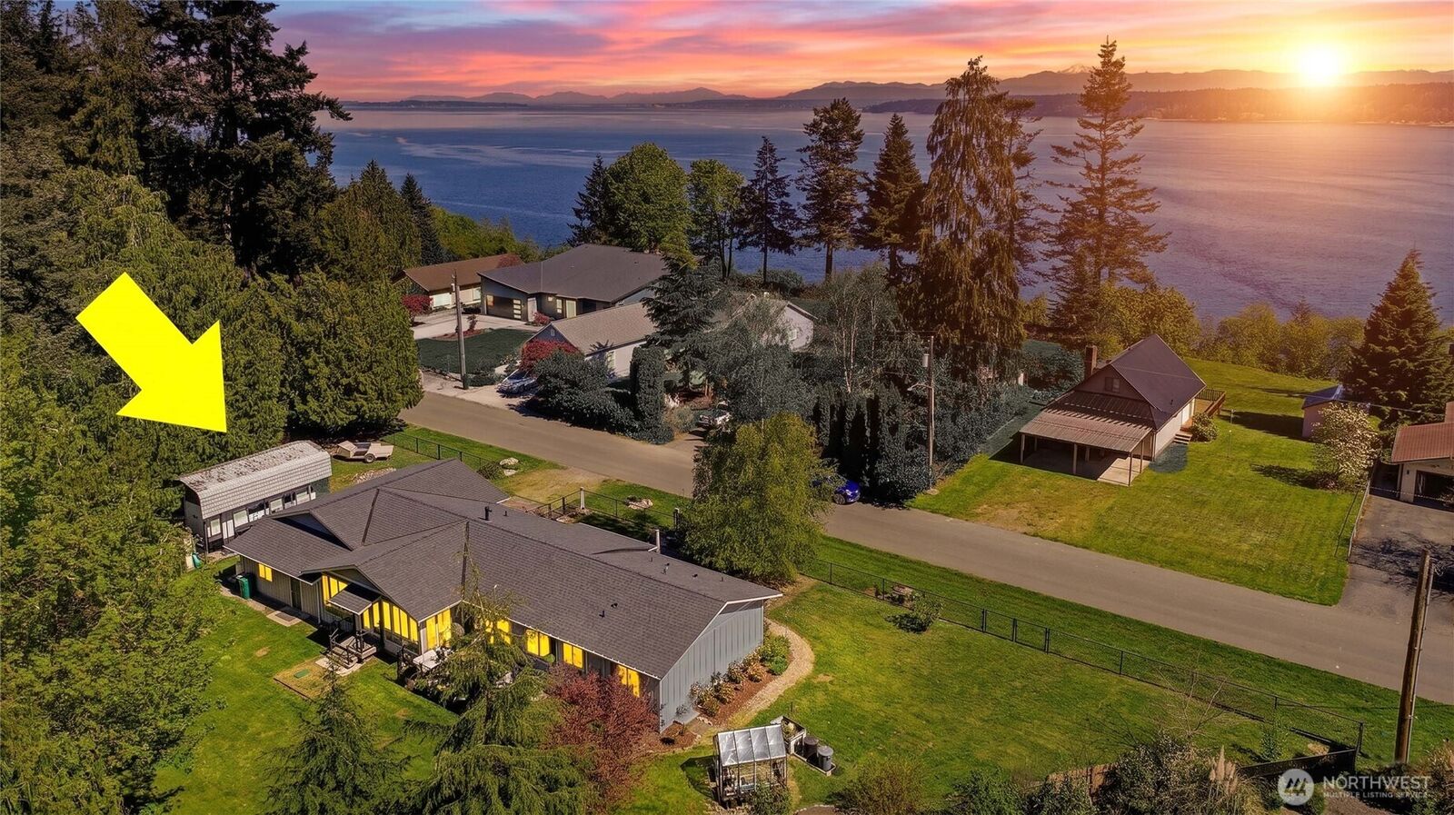 Property Photo:  2976  Janet Avenue  WA 98282 