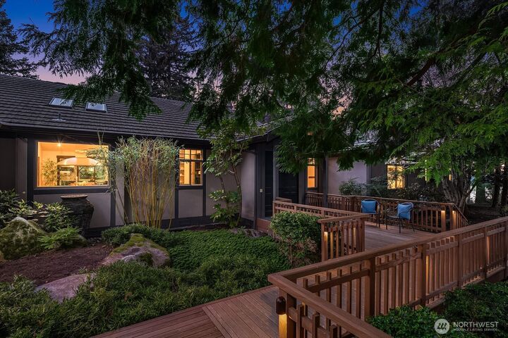Property Photo:  20113 SE 30th Street  WA 98075 