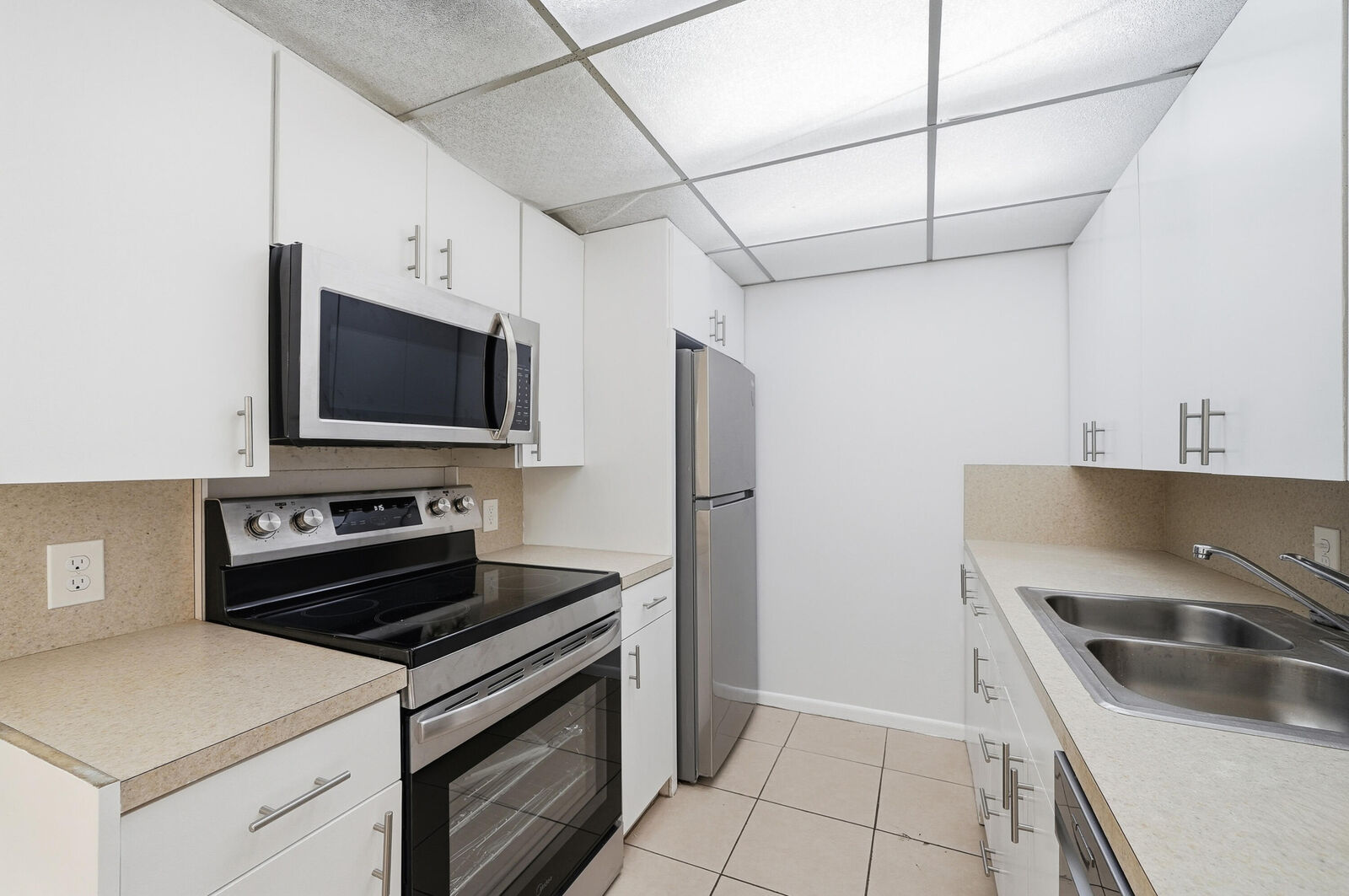 Property Photo:  2401 Antigua Circle J3  FL 33066 