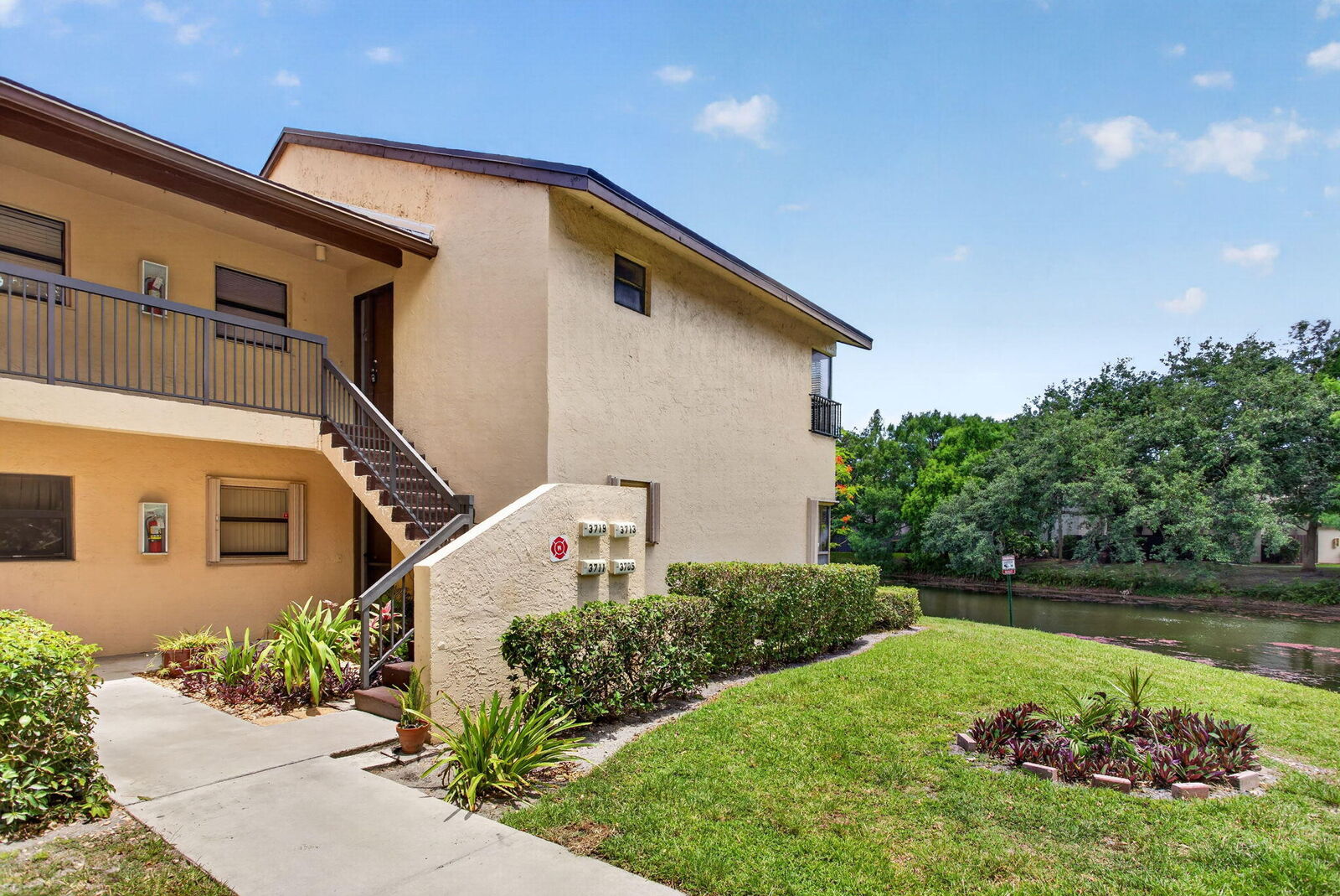Property Photo:  3713 Cocoplum Circle 3545  FL 33063 
