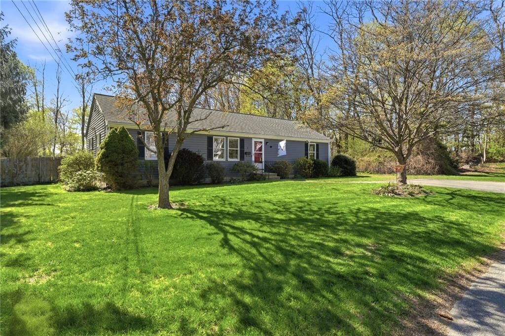Property Photo:  1 Roslyn Avenue  RI 02809 