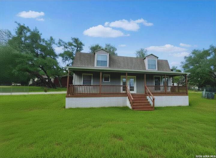 Property Photo:  207 Oaklane St  TX 78133 