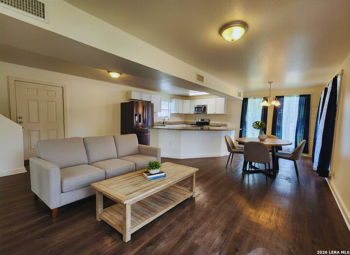 Property Photo:  207 Oaklane St  TX 78133 