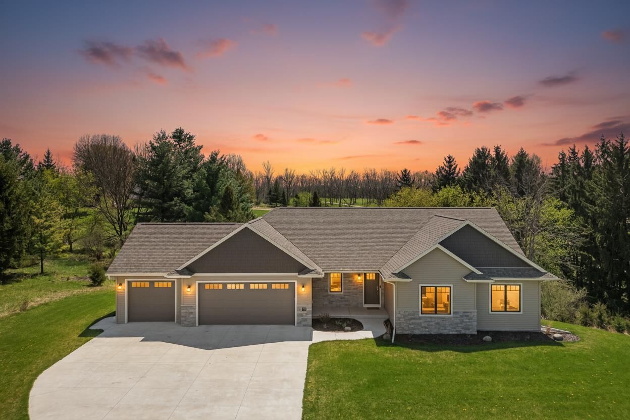 Property Photo:  309 Drumlin Loop  WI 54971 